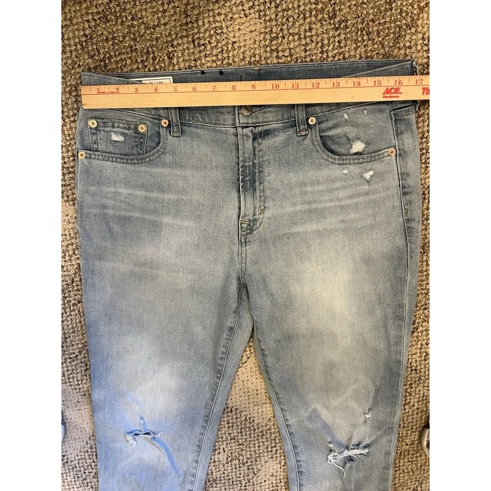 Gap Girlfriend Mid Rise Jeans Raw Hem Blue Jeans Size 30/10R Zipper Distressed - Picture 6 of 9